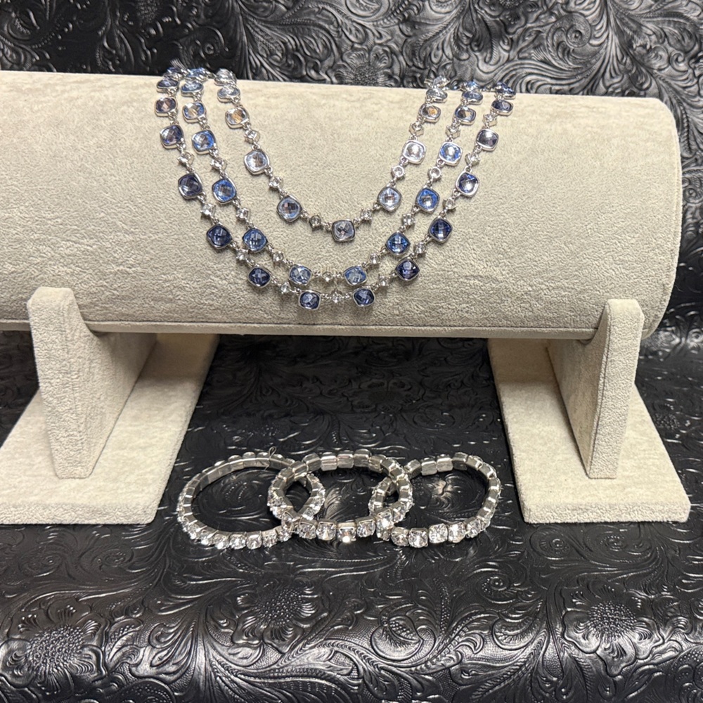 Elegant Blue and Silver Necklace Set
